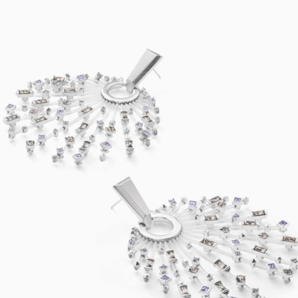 Stunning Kendra Scott silver earrings 💖 - Picture 3 of 3